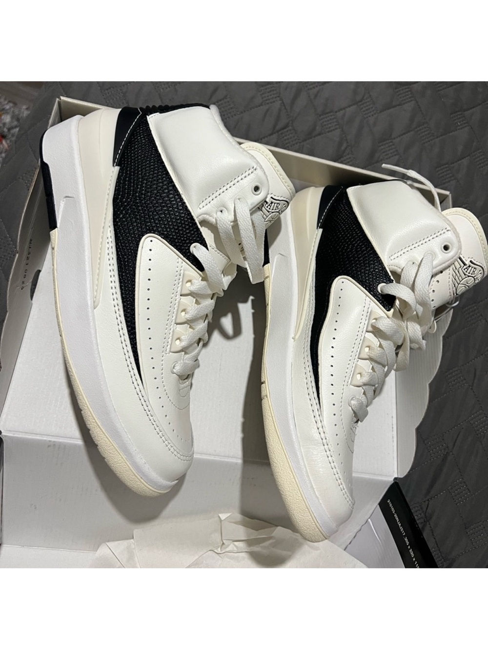 BNWT Womens AIR JORDAN 2 Retro - Picture 4 of 14